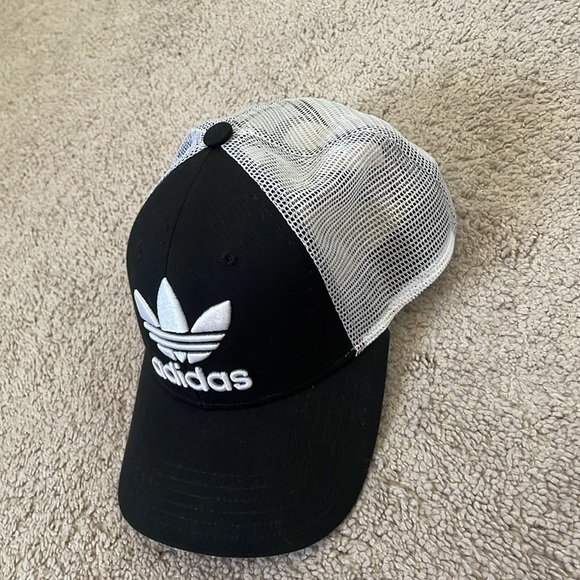 Adidas PRE-CURVED TRUCKER HAT - Picture 3 of 7